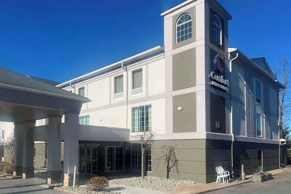 Photo 1 - Comfort Inn & Suites Near Pocono Mountains