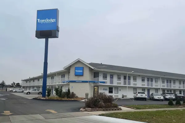 Photo 1 - Travelodge by Wyndham Madison Heights MI