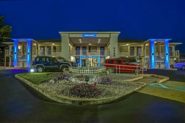 Photo 1 - Motel 6 Lexington, KY - East I-75