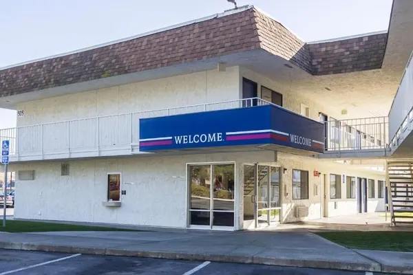 Photo 1 - Motel 6 Oroville, CA