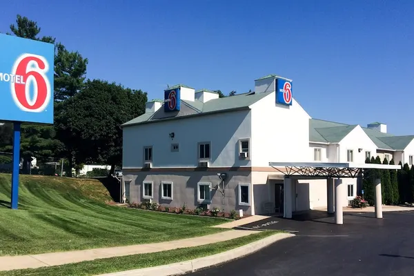 Photo 1 - Motel 6 Gordonville PA - Lancaster PA