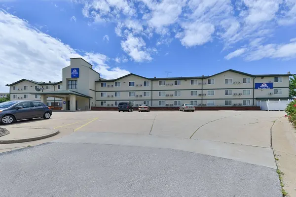 Photo 1 - Americas Best Value Inn Jefferson City