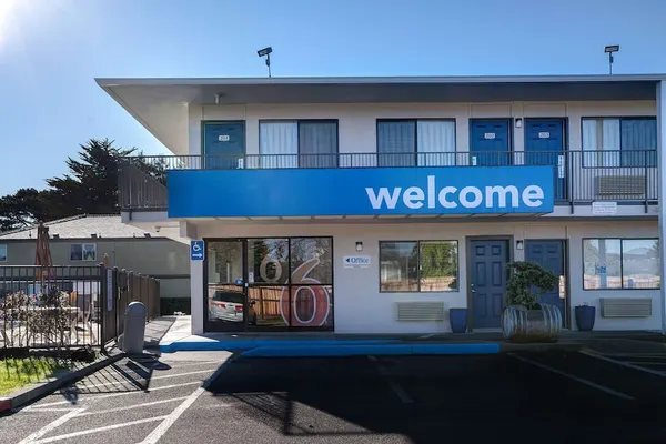 Photo 1 - Motel 6 Arcata, CA - Cal Poly Humboldt