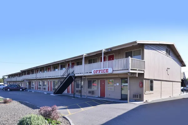 Photo 1 - Econo Lodge Kennewick Tri-Cities