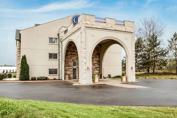 Photo 1 - Comfort Suites at Par 4 Resort