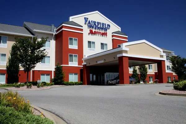 Photo 1 - Fairfield Inn and Suites by Marriott Marion