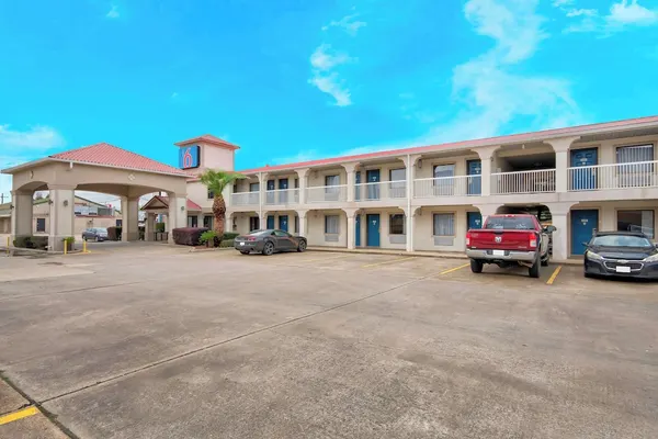 Photo 1 - Motel 6 Sulphur, LA