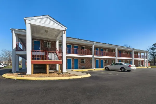 Photo 1 - Americas Best Value Inn Edenton