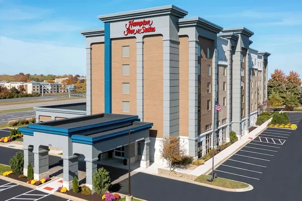 Photo 1 - Hampton Inn & Suites Cleveland-Beachwood