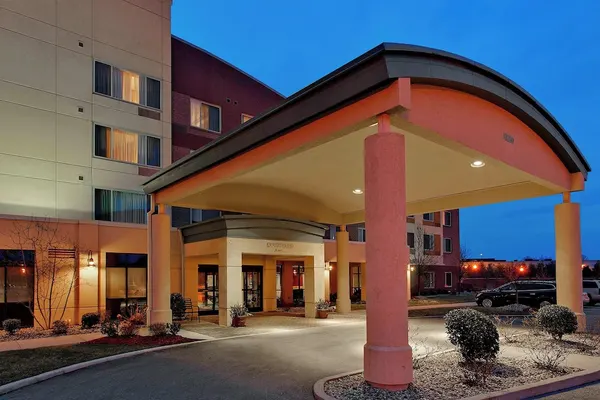 Photo 1 - Courtyard by Marriott Louisville Northeast