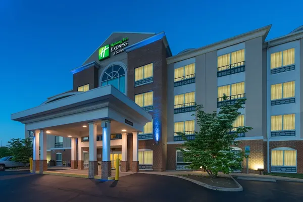 Photo 1 - Holiday Inn Express Hotel & Suites Woodbridge, an IHG Hotel