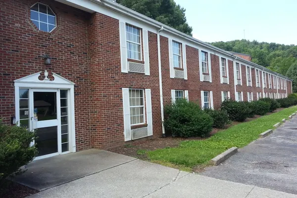 Photo 1 - Americourt Hotel