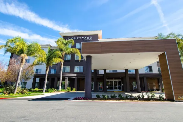 Photo 1 - Courtyard by Marriott Ventura Simi Valley