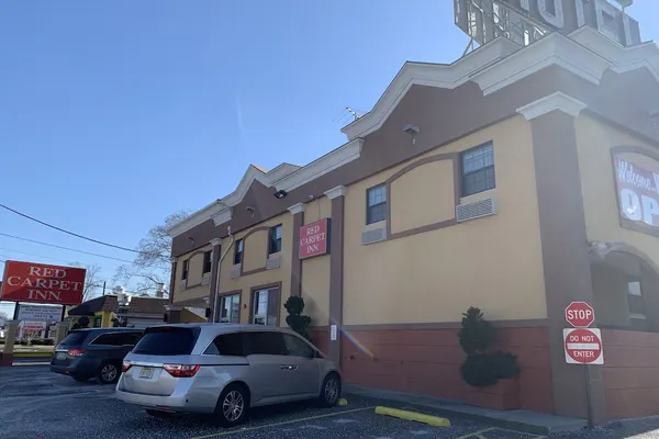 Photo 1 - Red Carpet Inn Elmwood Park