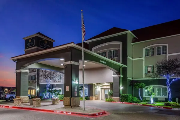 Photo 1 - La Quinta Inn & Suites by Wyndham Laredo Airport