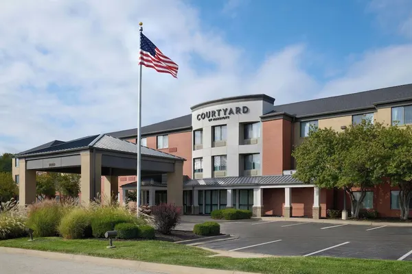 Photo 1 - Courtyard by Marriott Kansas City Shawnee