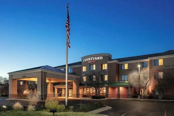 Photo 1 - Courtyard by Marriott Kansas City Shawnee