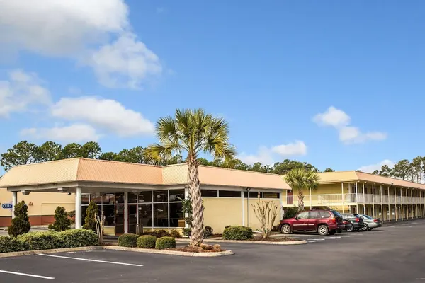 Photo 1 - Rodeway Inn & Suites Wilmington North