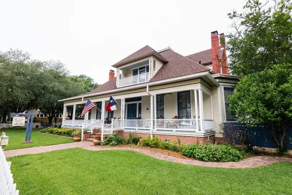 Photo 1 - Kennedy Manor B&B