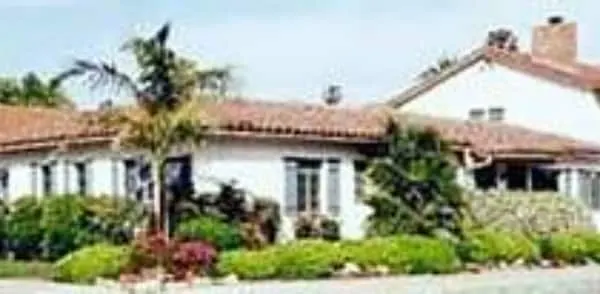 Photo 1 - Casa Del Mar Inn