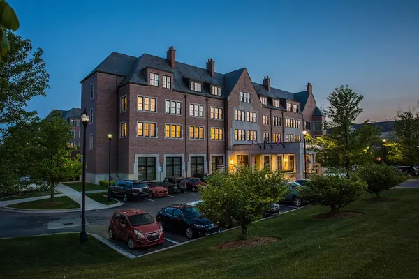 Photo 1 - Royal Park Hotel