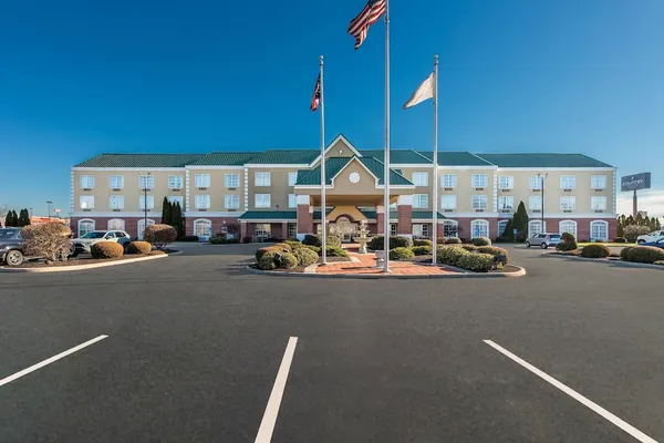 Photo 1 - Country Inn & Suites by Radisson, Findlay, OH