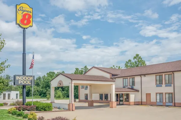 Photo 1 - Super 8 by Wyndham Vincennes