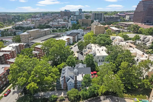 Photo 1 - Southmoreland on the Plaza an Urban Inn