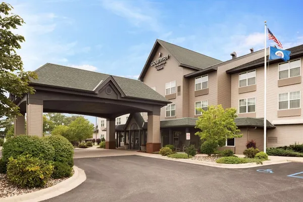 Photo 1 - Country Inn & Suites by Radisson, St. Cloud East, MN