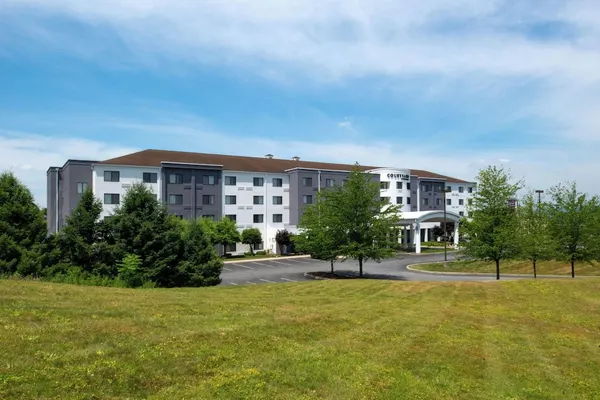 Photo 1 - Courtyard by Marriott Harrisburg Hershey