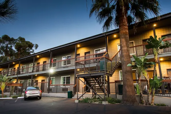 Photo 1 - Granada Inn