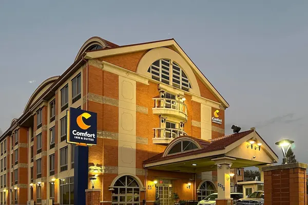 Photo 1 - Comfort Inn & Suites LaGuardia Airport