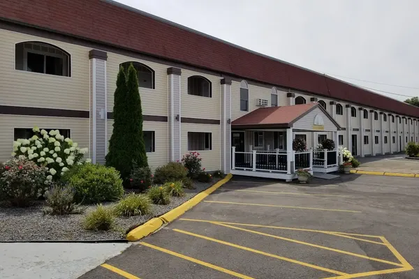 Photo 1 - All Seasons Inn and Suites