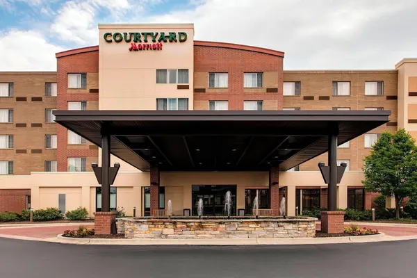 Photo 1 - Courtyard by Marriott Chicago Schaumburg/Woodfield Mall