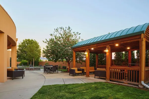 Photo 1 - Courtyard by Marriott Medford Airport