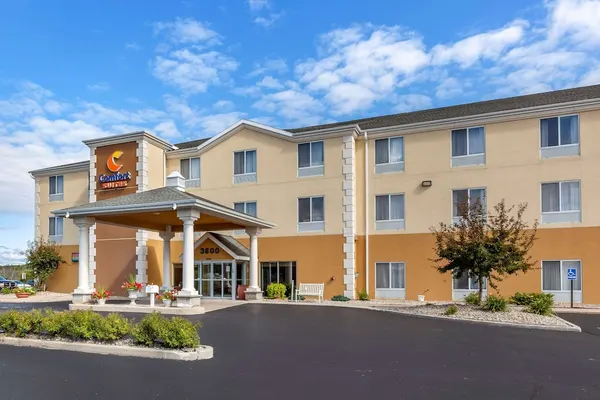 Photo 1 - Comfort Suites Escanaba