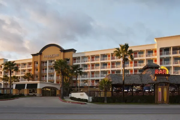 Photo 1 - DoubleTree by Hilton Hotel Galveston Beach