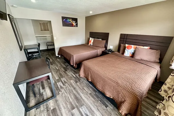 Photo 1 - West Inn NAU - Downtown Flagstaff
