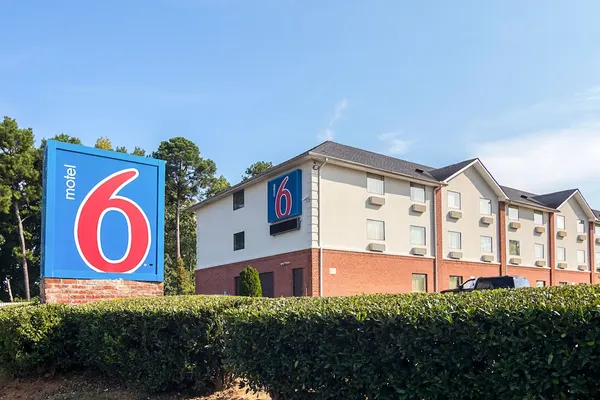 Photo 1 - Motel 6 Jonesboro, GA