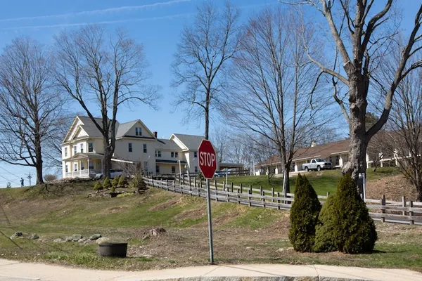 Photo 1 - Econo Lodge Sturbridge Route 20