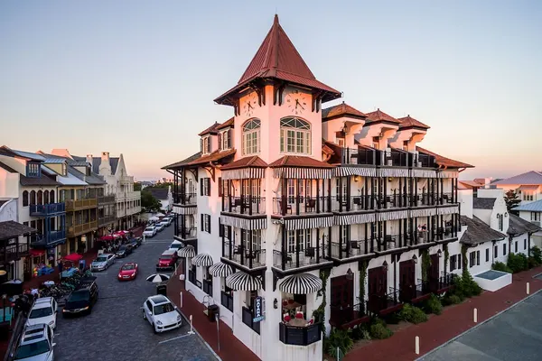 Photo 1 - The Pearl Hotel