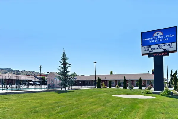 Photo 1 - Americas Best Value Inn & Suites Klamath Falls