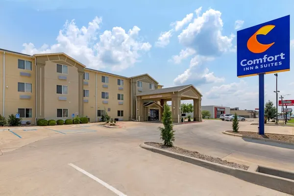 Photo 1 - Comfort Inn & Suites Ponca City near Marland Mansion