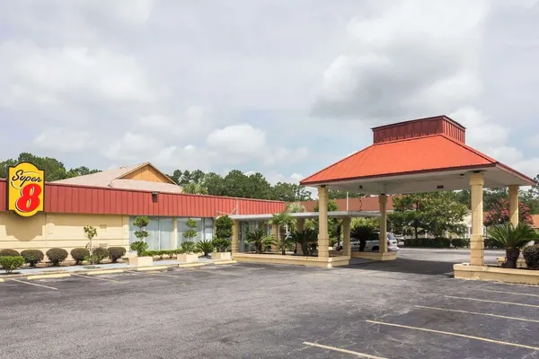 Photo 1 - Super 8 by Wyndham Hardeeville/Savannah North