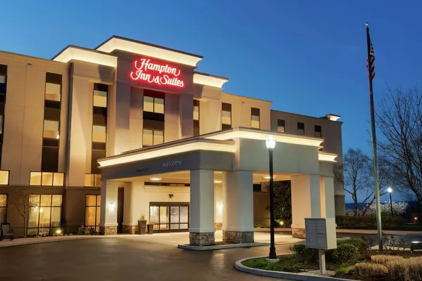 Photo 1 - Hampton Inn & Suites Ephrata - Mountain Springs