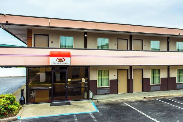 Photo 1 - Econo Lodge Elizabeth City