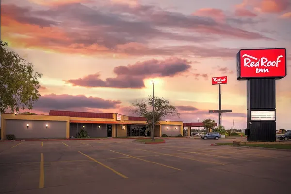 Photo 1 - Red Roof Inn La Marque