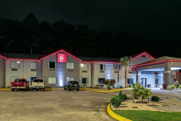 Photo 1 - Red Roof Inn & Suites Carrollton, GA–West Georgia