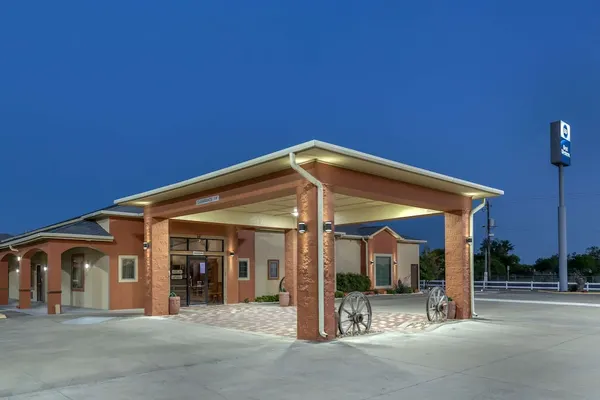 Photo 1 - Best Western Windwood Inn & Suites