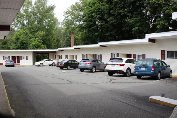 Photo 1 - Bedford Motel